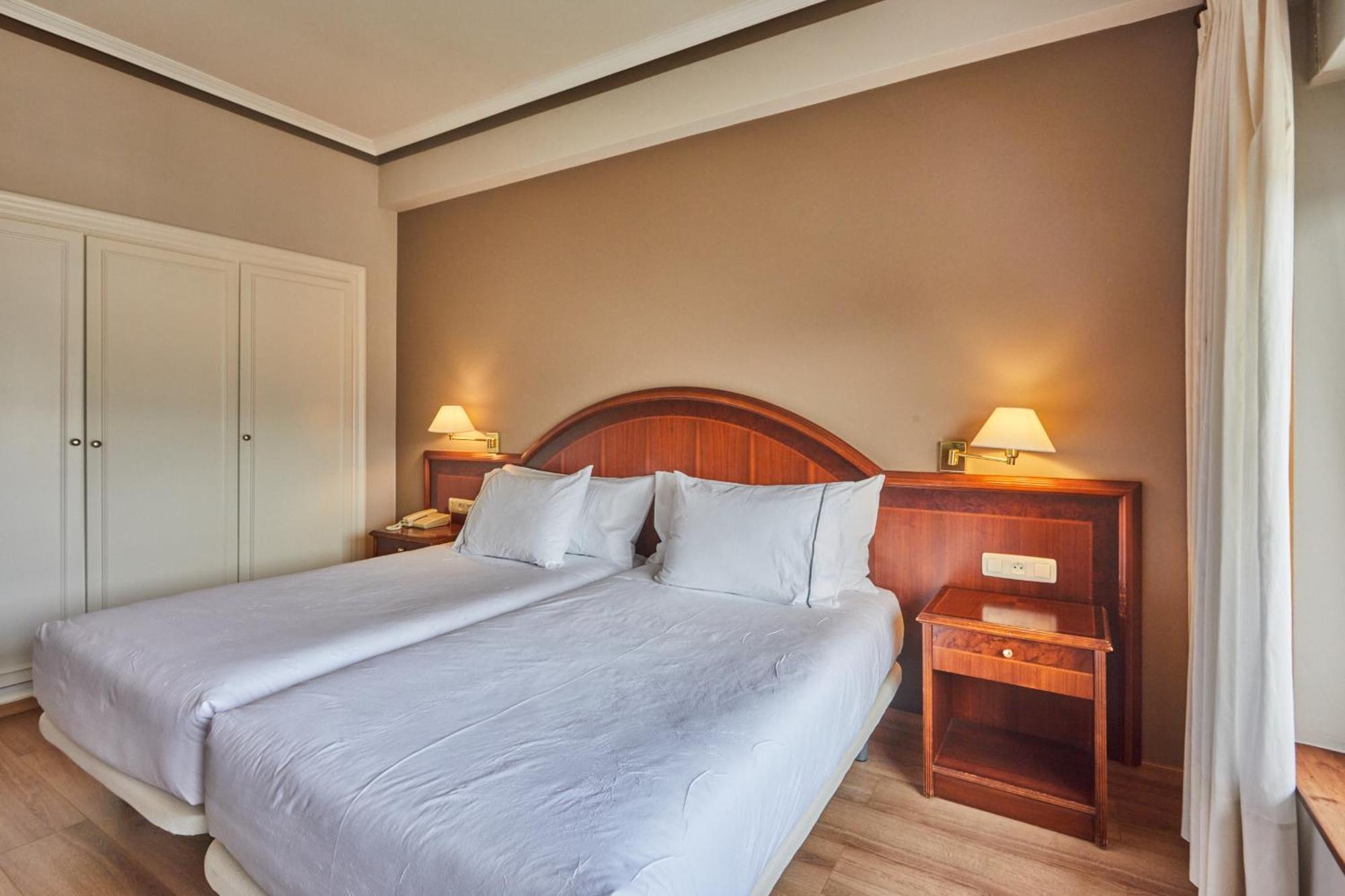 ריבאדסלה Silken Gran Hotel Del Sella מראה חיצוני תמונה