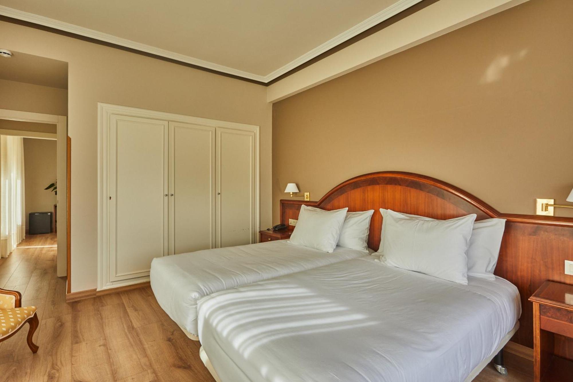 ריבאדסלה Silken Gran Hotel Del Sella מראה חיצוני תמונה